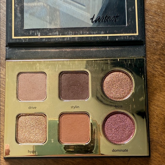 Makeup bundle - Picture 5 of 8